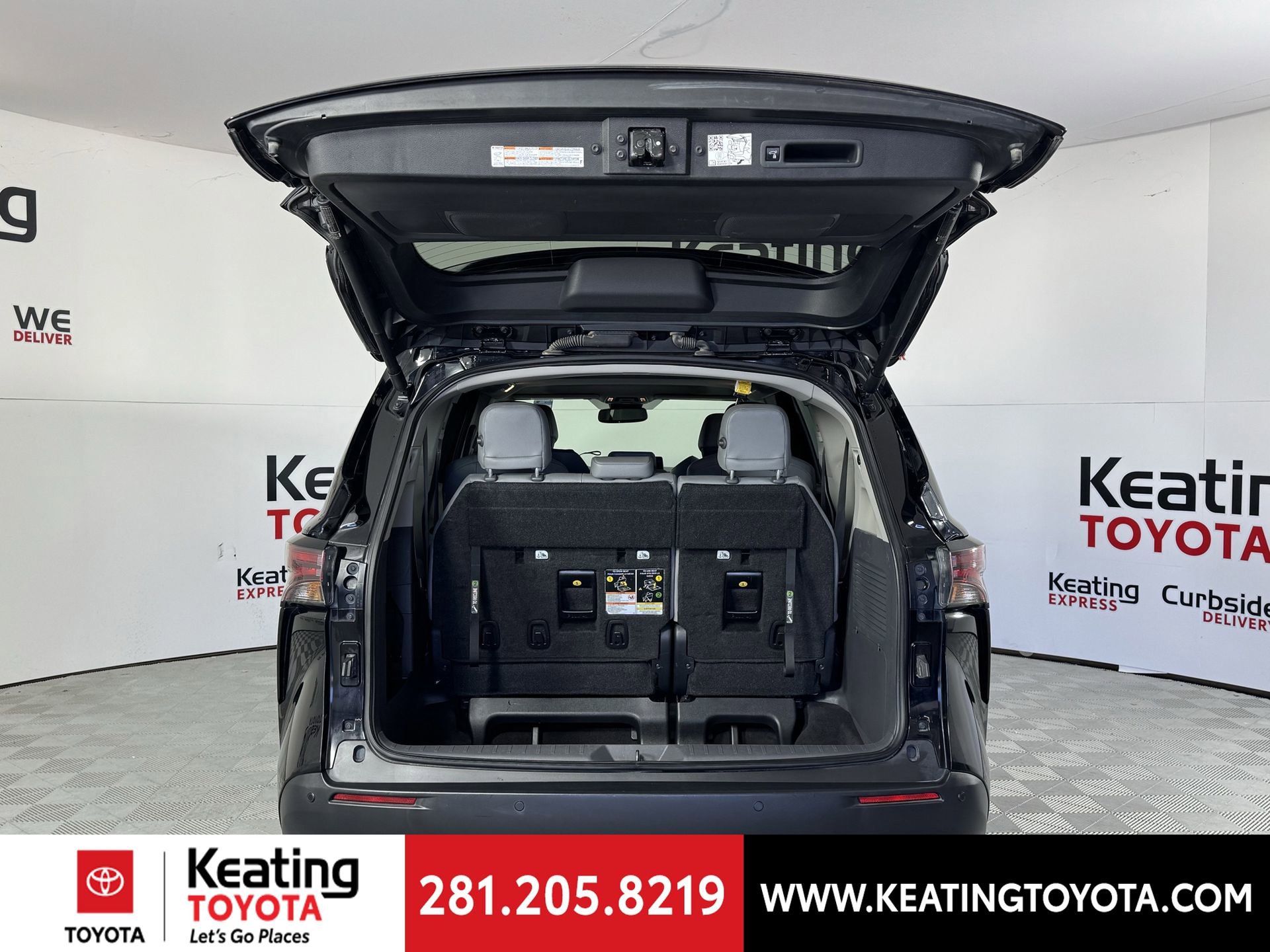 Certified 2024 Toyota Sienna XLE image 19