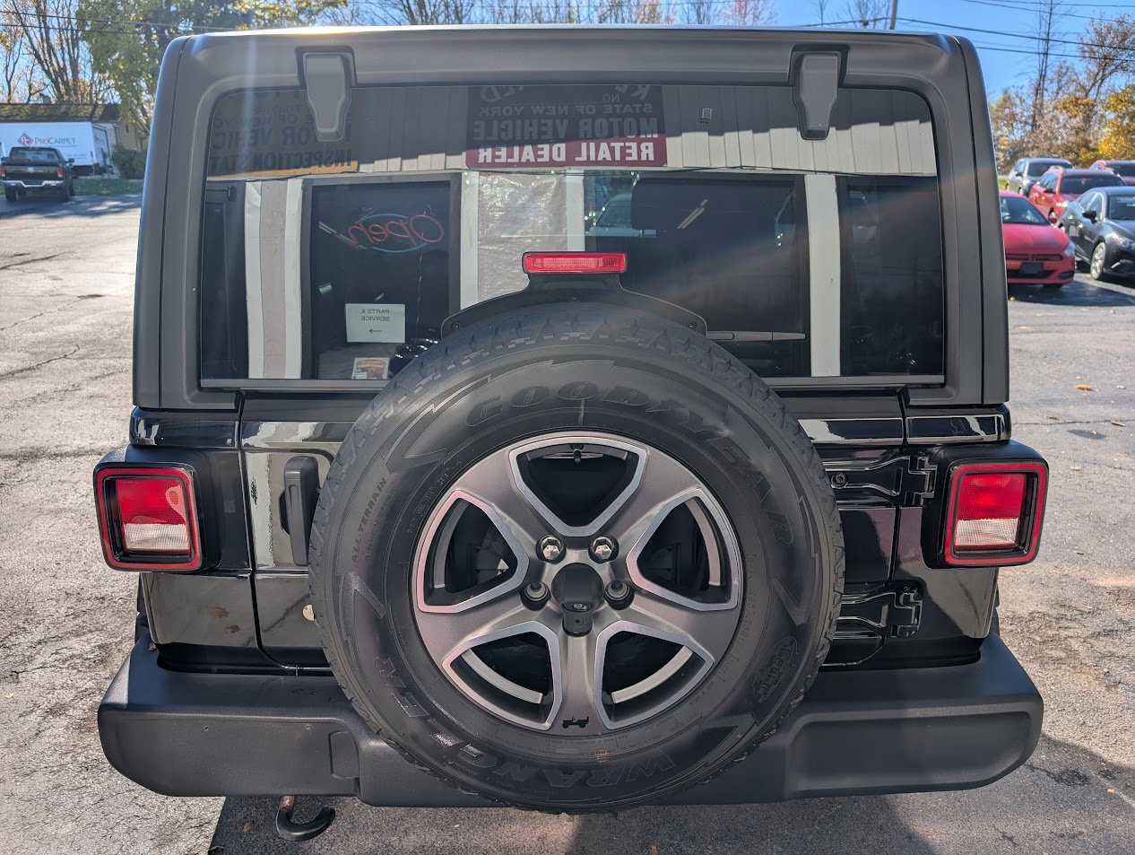 Used 2018 Jeep Wrangler Unlimited Sport S image 11