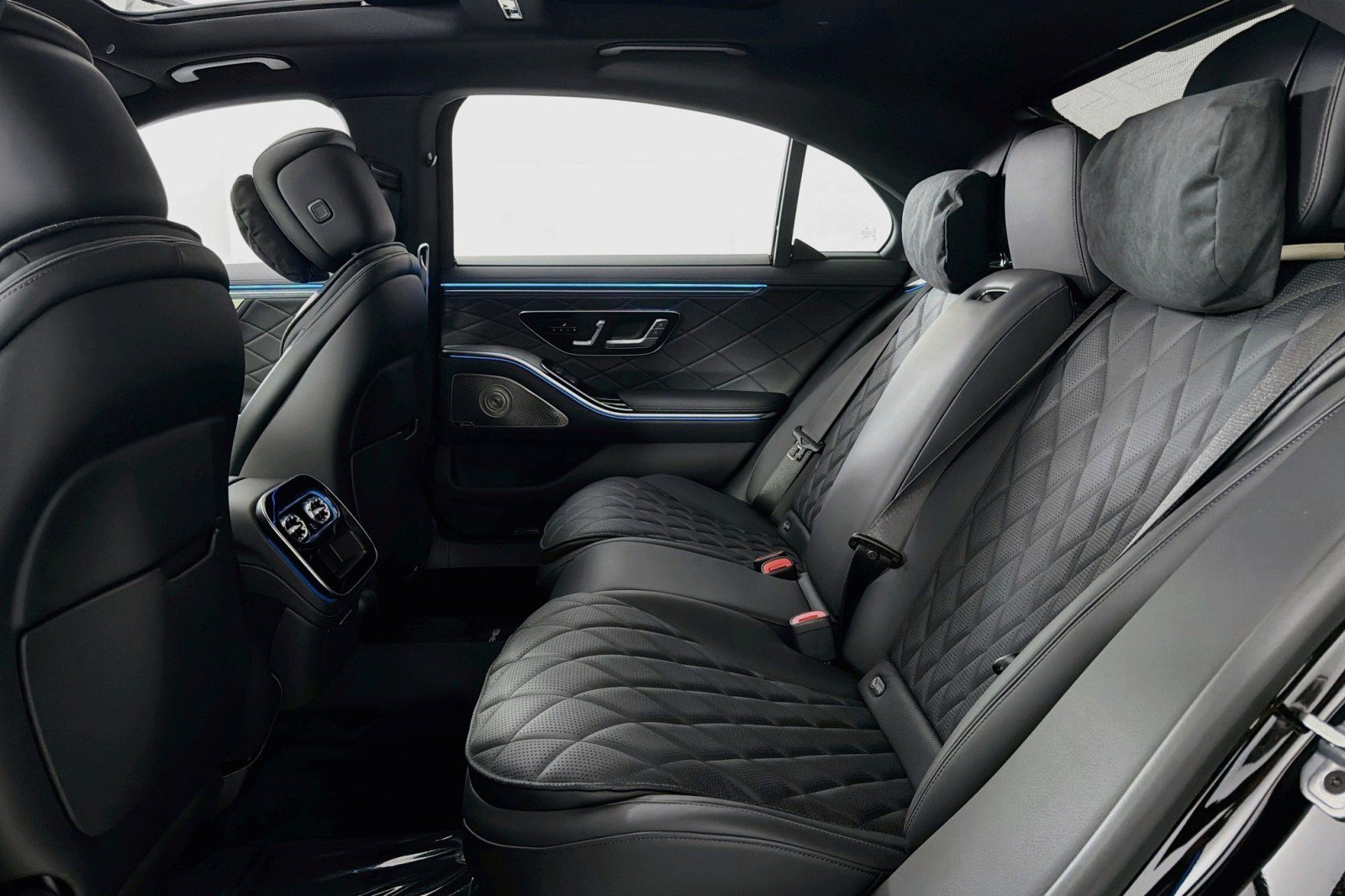 New 2027 Mercedes-Benz S 580 4MATIC Sedan image 7