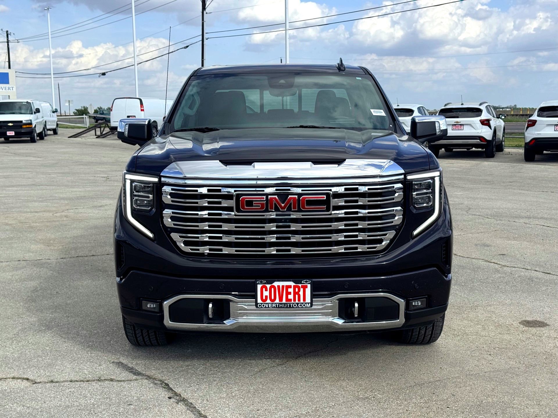 Used 2024 GMC Sierra 1500 Denali w/ Denali Reserve Package AWD/4WD image 4
