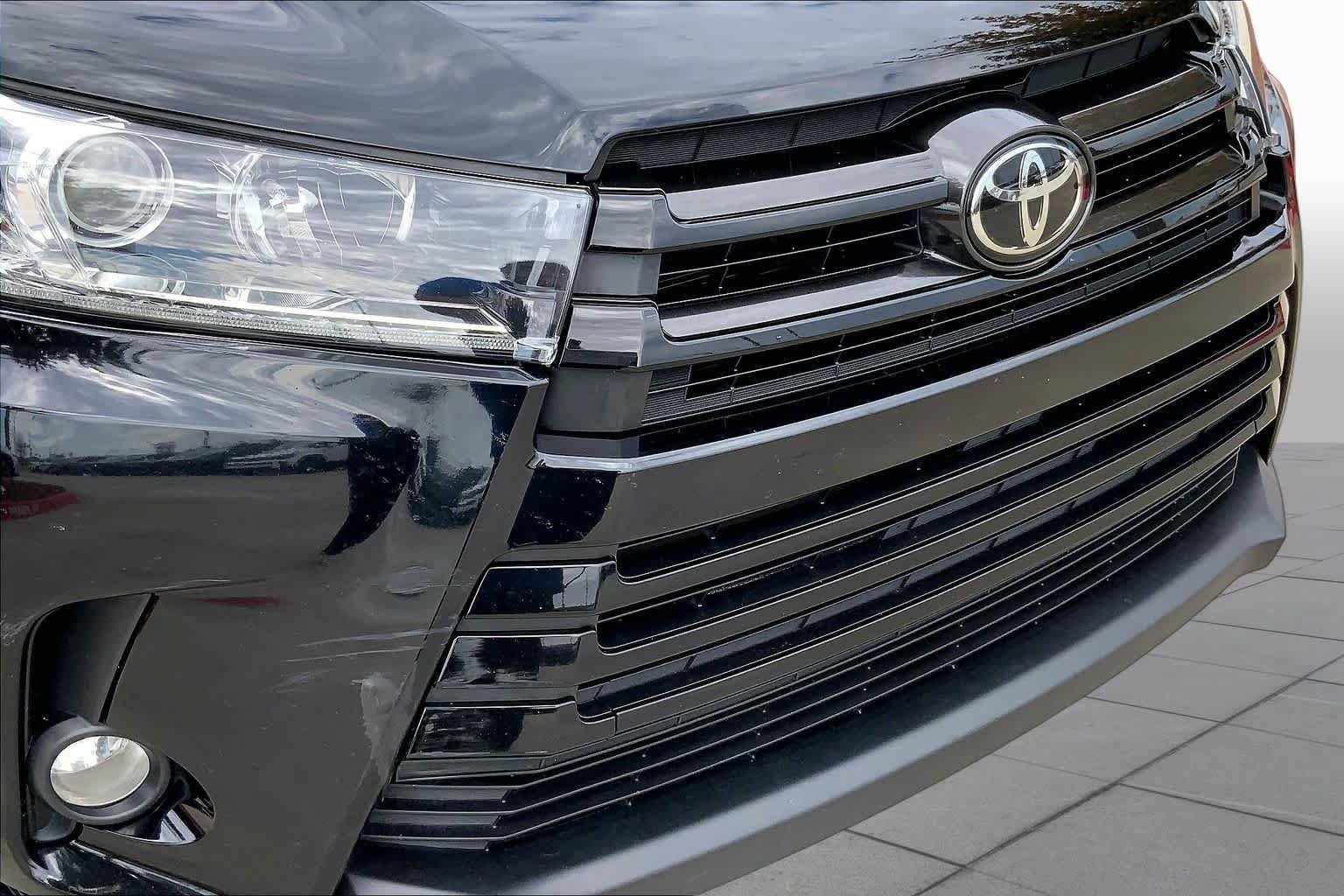 Used 2018 Toyota Highlander SE AWD/4WD image 32
