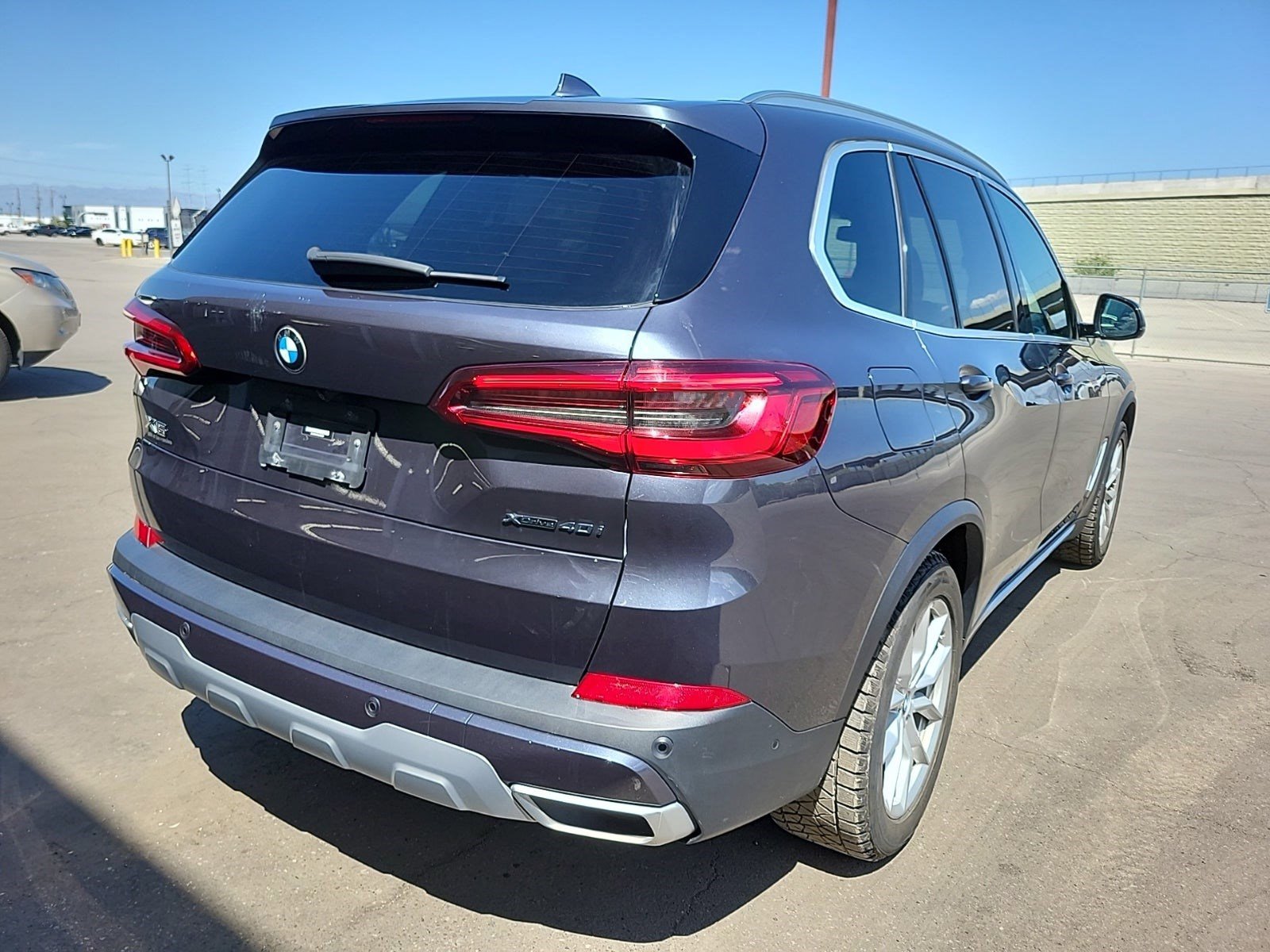 Used 2020 BMW X5 xDrive40i w/ Parking Assistance Package AWD/4WD image 6