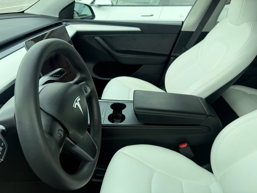 Used 2023 Tesla Model Y Long Range AWD/4WD image 25