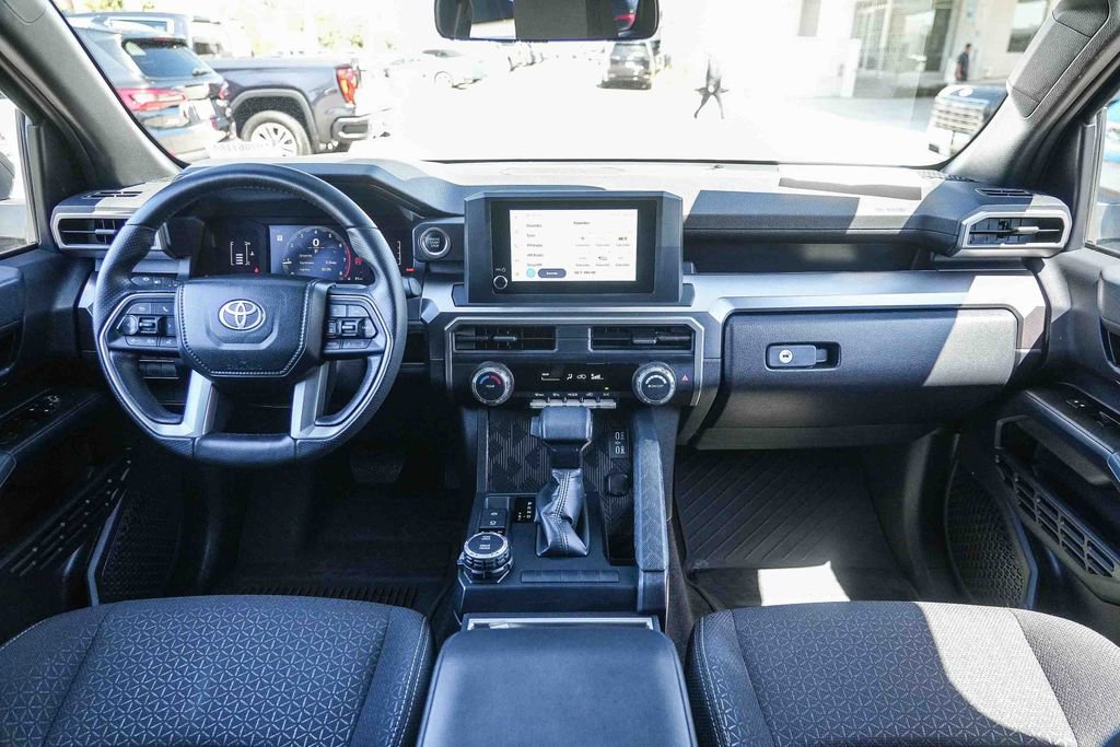 Used 2025 Toyota 4Runner SR5 AWD/4WD image 12