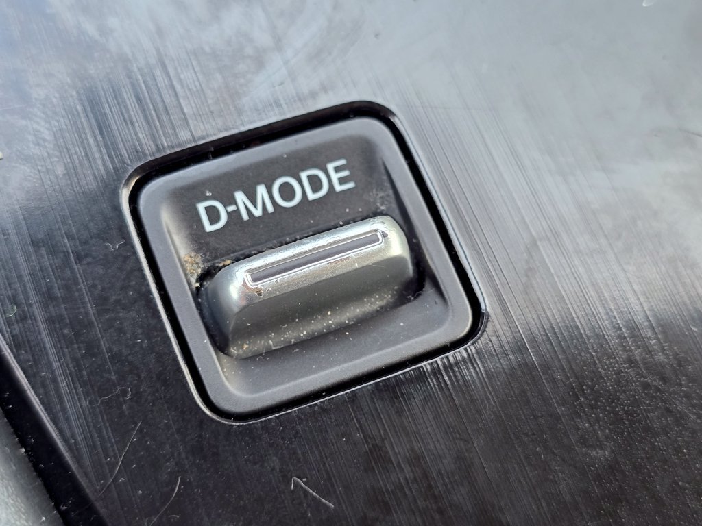 Used 2025 Nissan Rogue SV FWD image 5