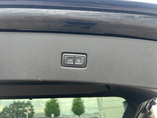 Used 2022 Audi Q8 Premium Plus AWD/4WD image 16