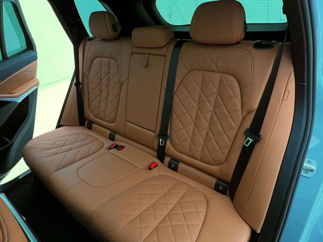 Certified 2025 BMW X5 xDrive40i w/ Executive Package AWD/4WD image 15