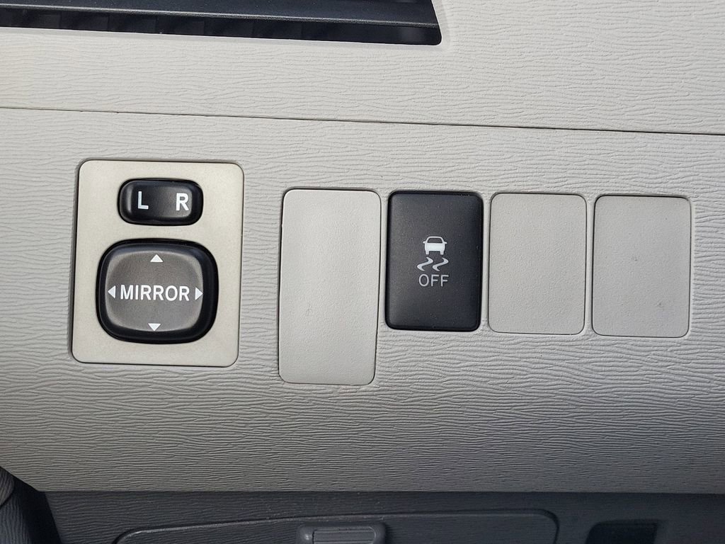 Used 2012 Toyota Sienna LE w/ Towing Pkg image 30