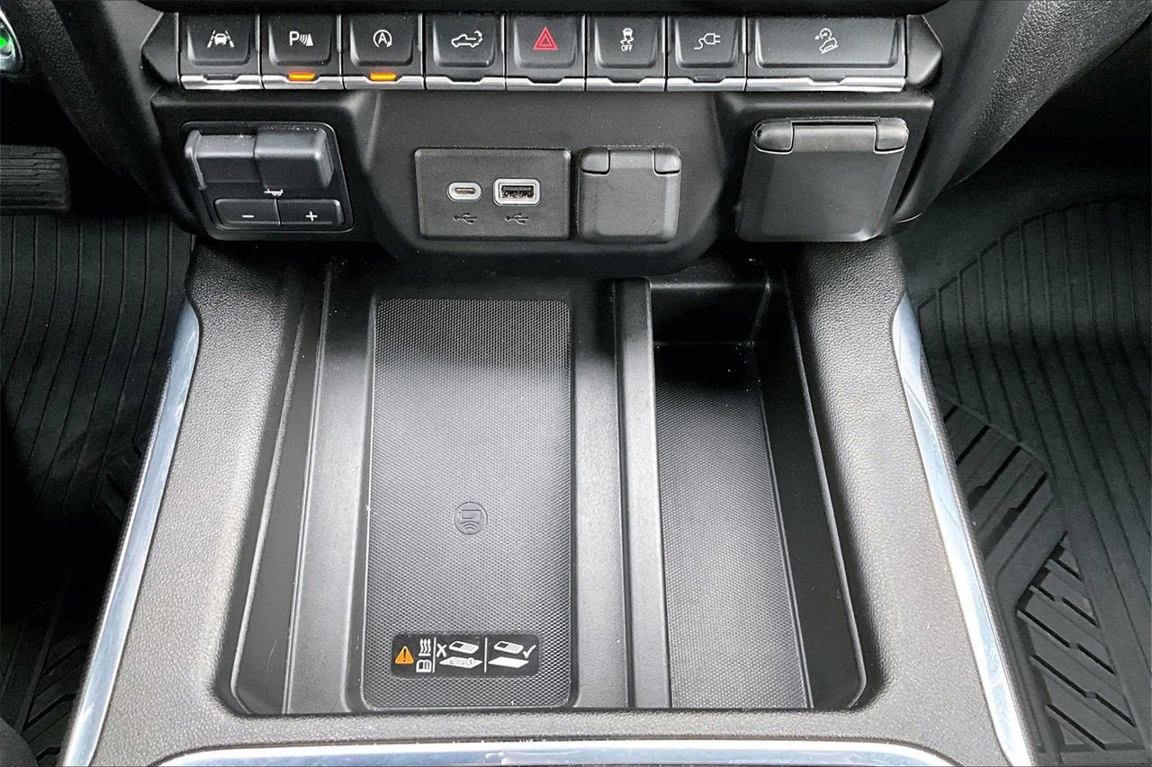 Used 2021 GMC Sierra 1500 AT4 w/ AT4 Premium Package image 17