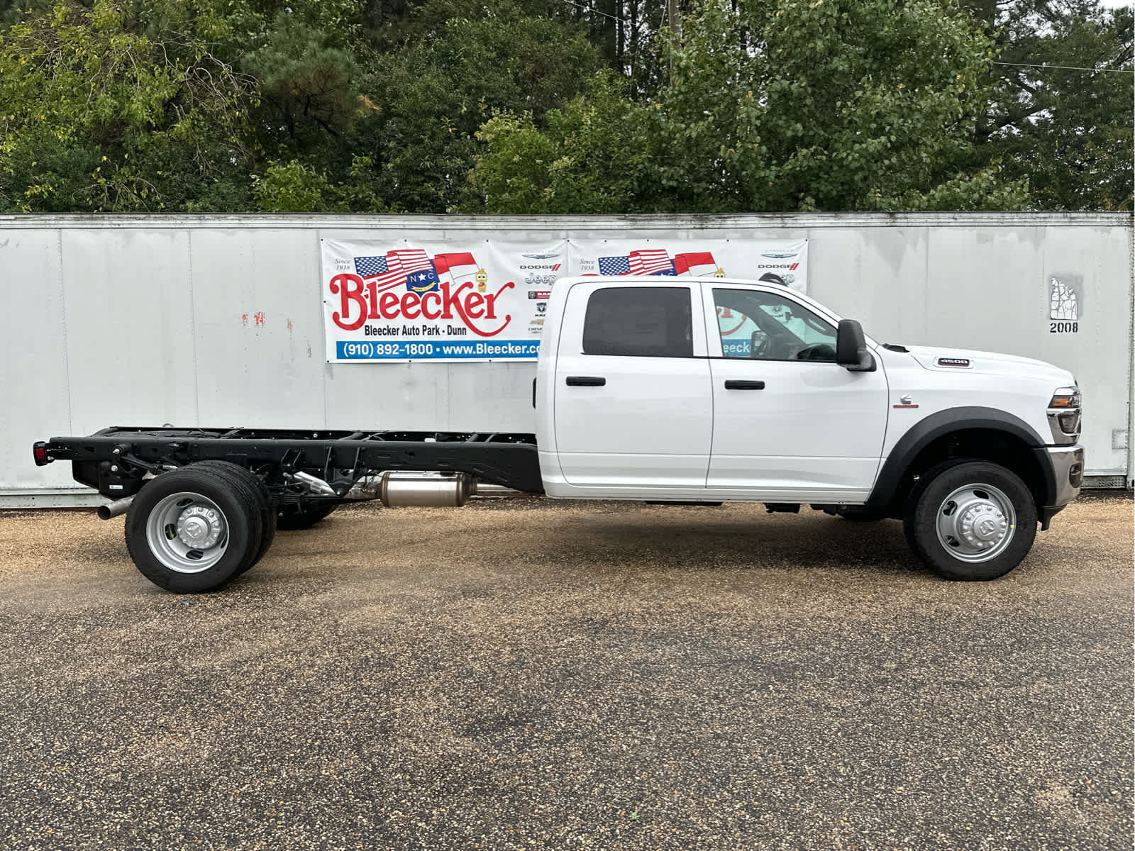 New 2026 RAM 4500 Tradesman w/ Chrome Appearance Group AWD/4WD image 2