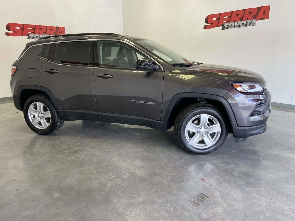 Used 2022 Jeep Compass Latitude w/ Convenience Group image 2