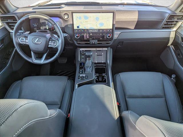 Used 2024 Lexus GX 550 w/ Cold Area Package AWD/4WD image 16