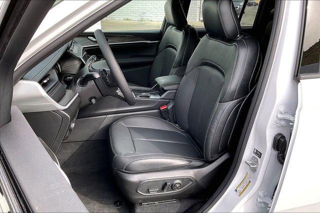 New 2026 Jeep Grand Cherokee Limited AWD/4WD image 8
