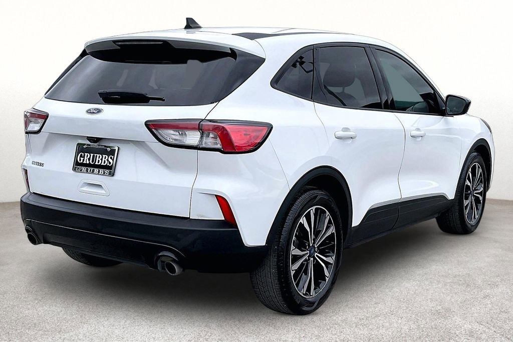 Used 2022 Ford Escape SE w/ SE Sport Appearance Package FWD image 2