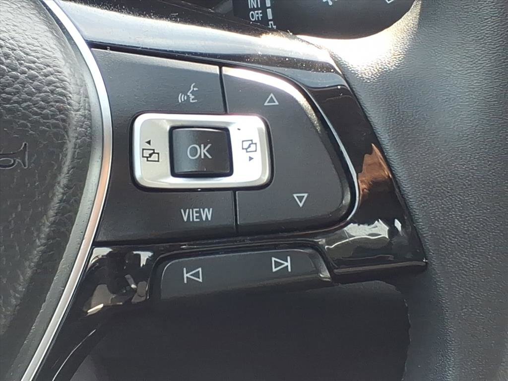 Used 2020 Volkswagen Jetta SE w/ SE Cold Weather Package image 16