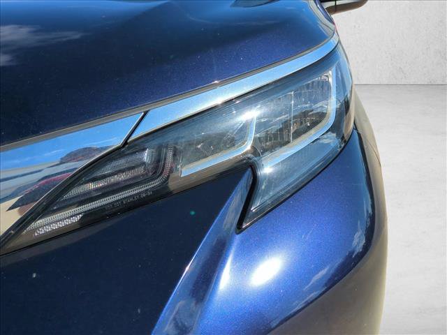Certified 2023 Toyota Sienna XLE FWD image 9