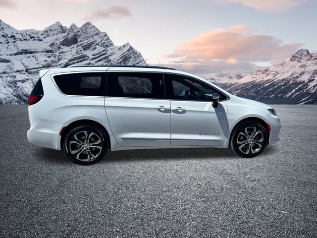 New 2026 Chrysler Pacifica Pinnacle image 6