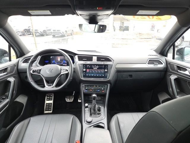 Used 2023 Volkswagen Tiguan SE R-Line image 22