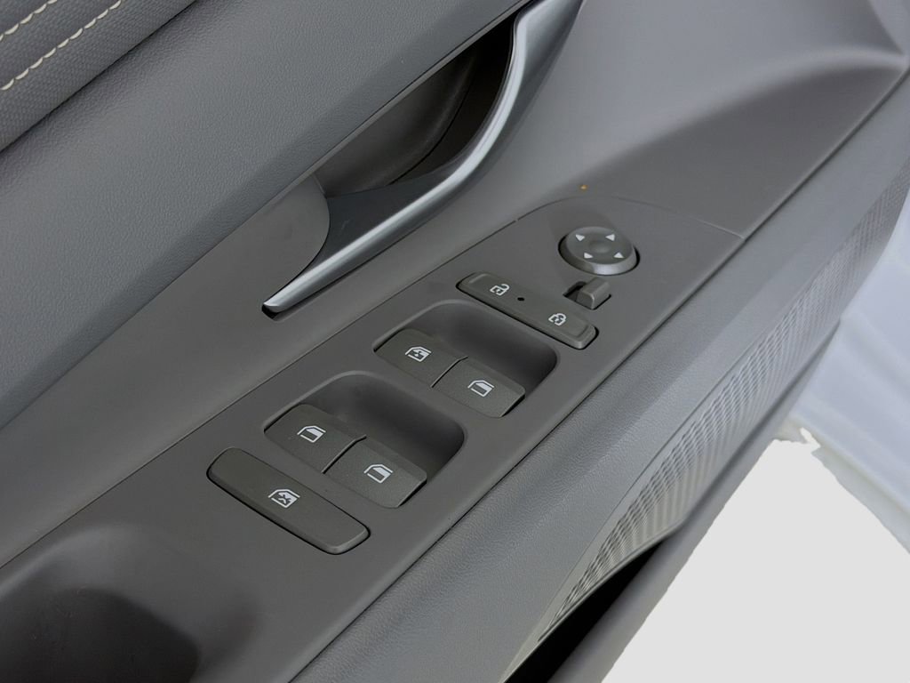 Used 2025 Hyundai Elantra Sport FWD image 20