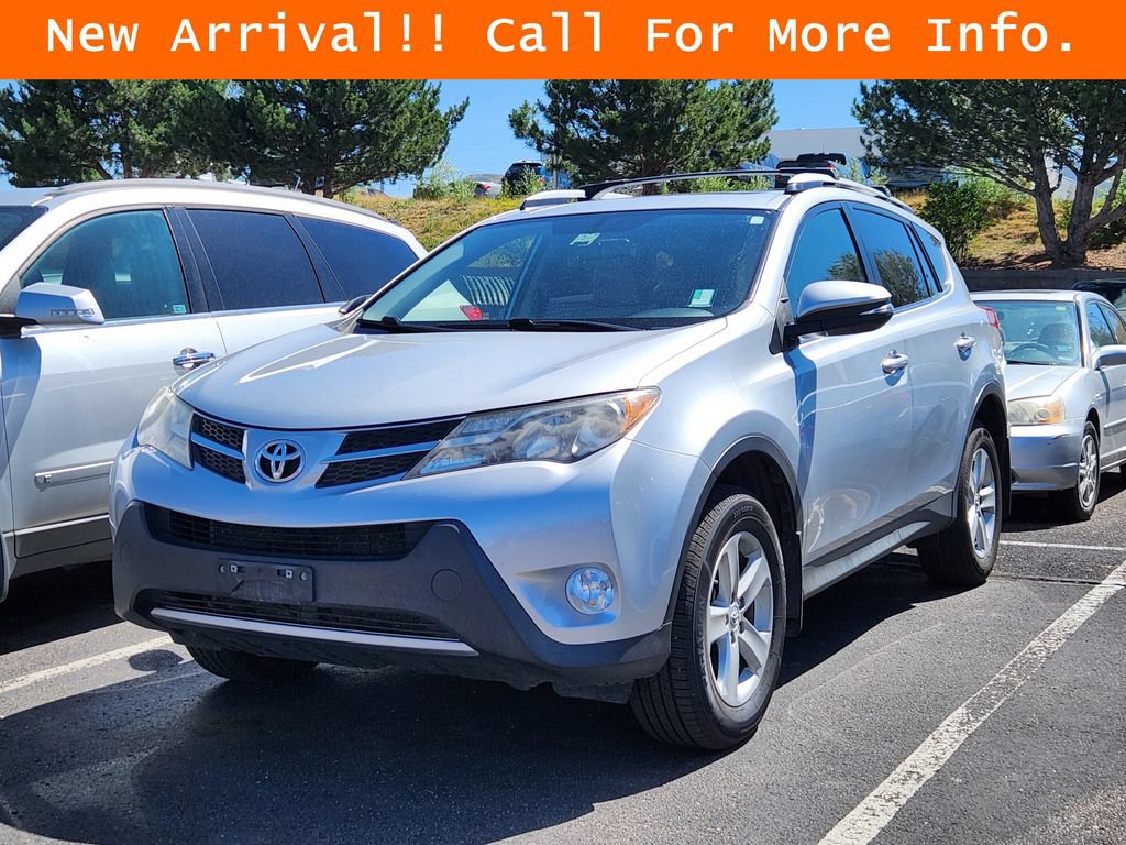 Used 2014 Toyota RAV4 XLE AWD/4WD image 4