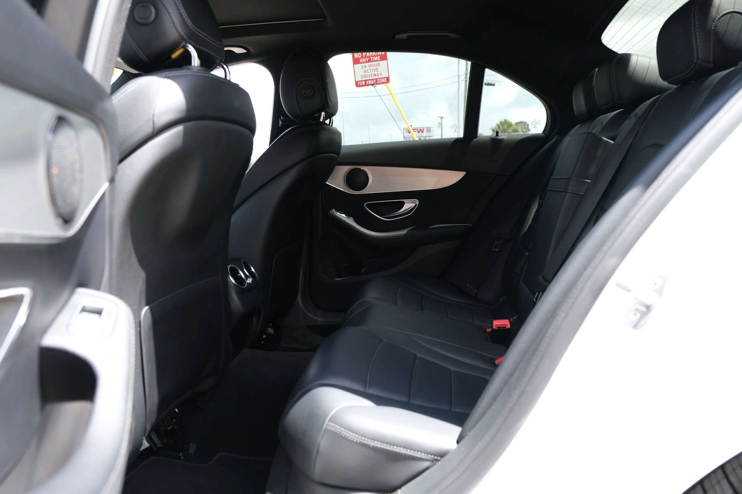 Used 2018 Mercedes-Benz C 350e Sedan image 12