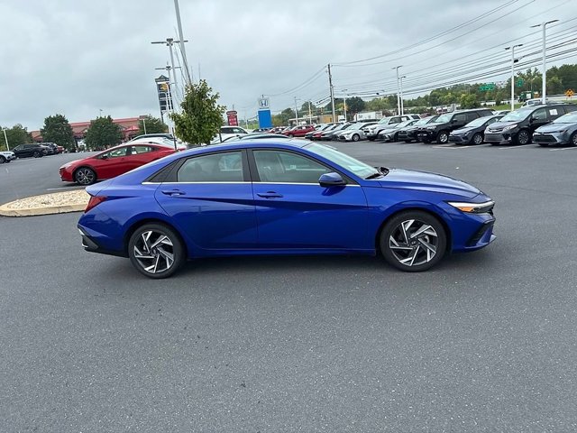 Used 2024 Hyundai Elantra Limited FWD image 5