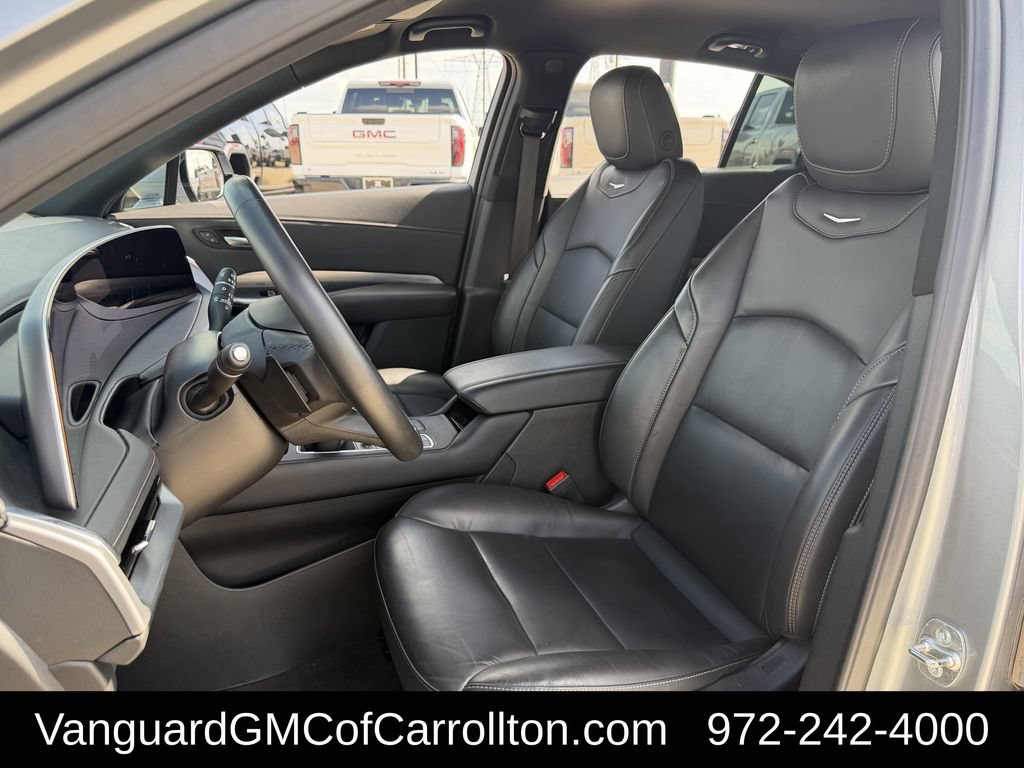 Used 2025 Cadillac XT4 Premium Luxury FWD image 25