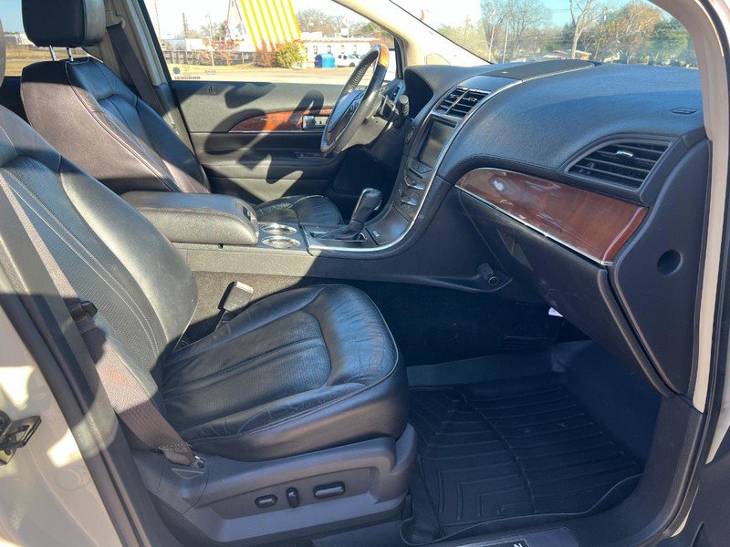 Used 2014 Lincoln MKX FWD w/ Equipment Group 102A image 10