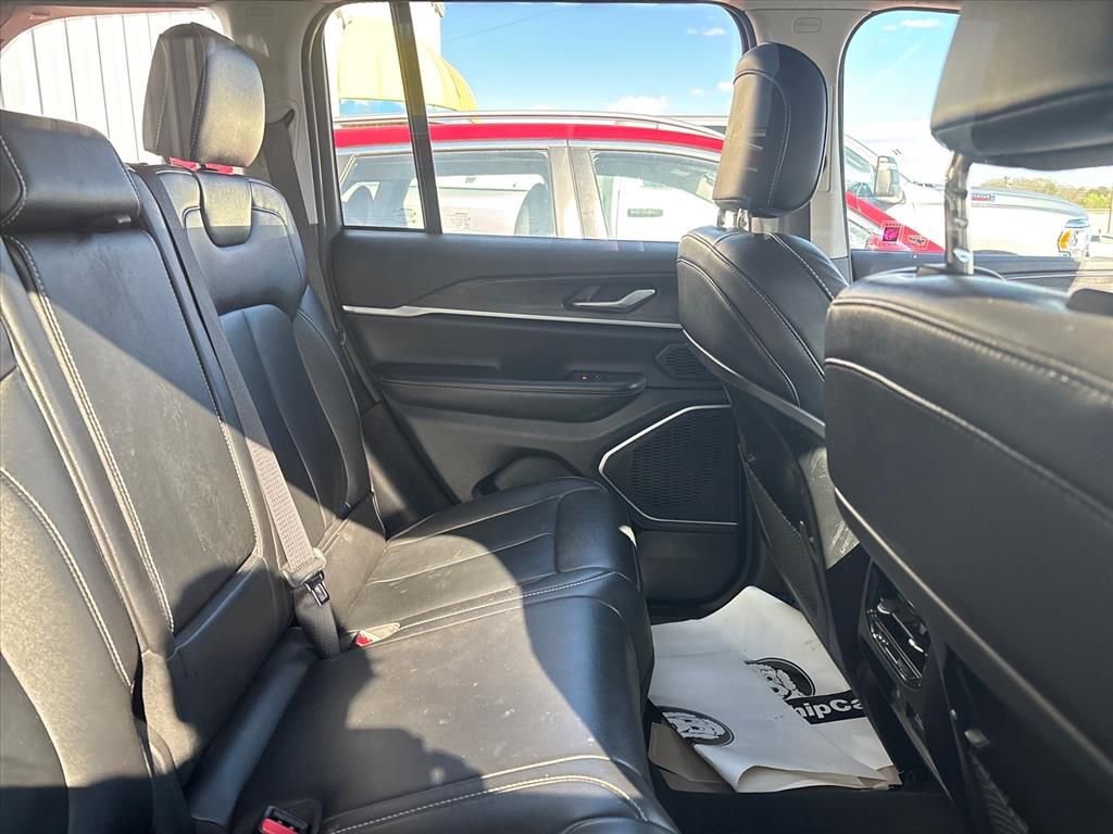 Used 2022 Jeep Grand Cherokee Limited 4xe image 17