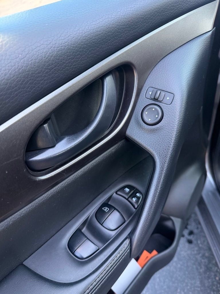 Used 2021 Nissan Rogue Sport S AWD/4WD image 10