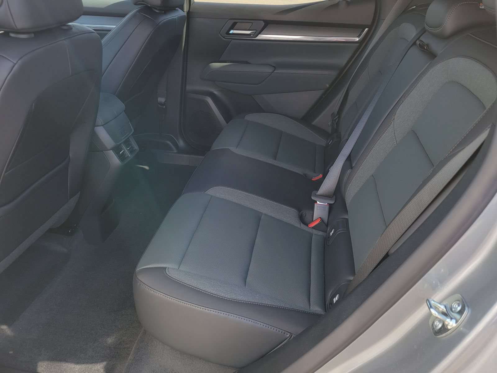 New 2026 GMC Terrain AT4 w/ Technology Package II AWD/4WD image 7