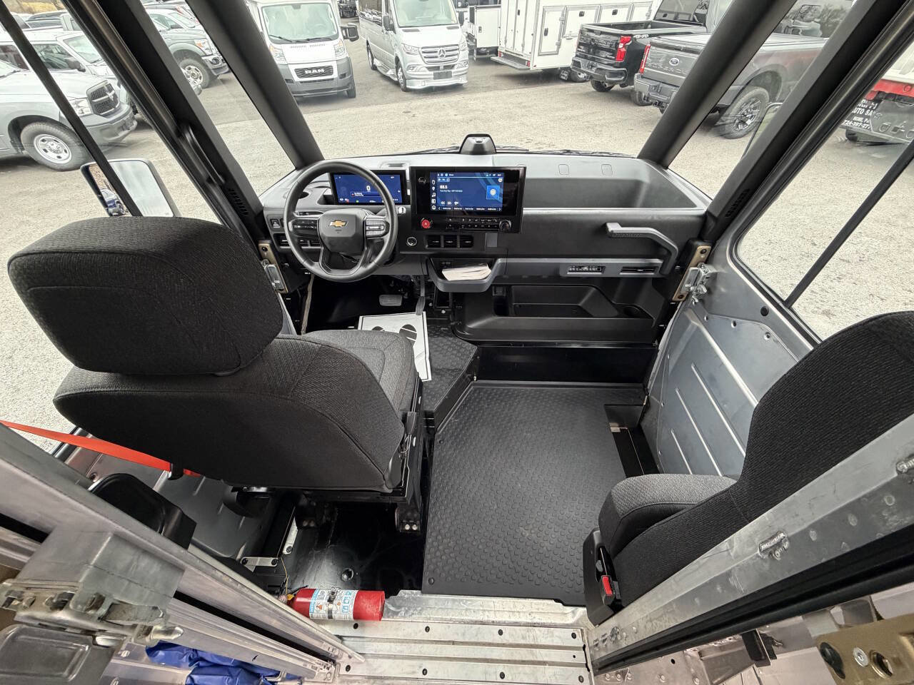 Used 2025 Chevrolet Brightdrop 600 image 31