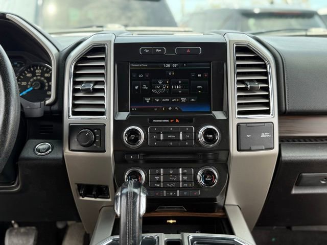 Used 2015 Ford F150 Lariat w/ Equipment Group 502A Luxury AWD/4WD image 24