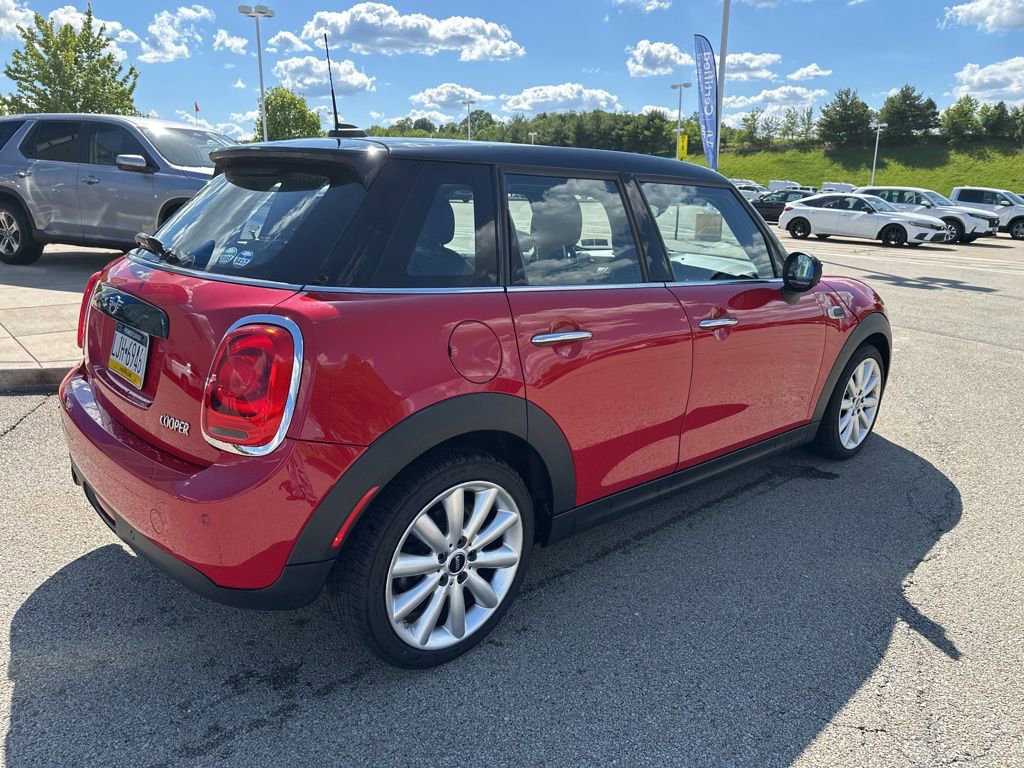 Used 2021 MINI Cooper 4-Door Hardtop FWD image 3