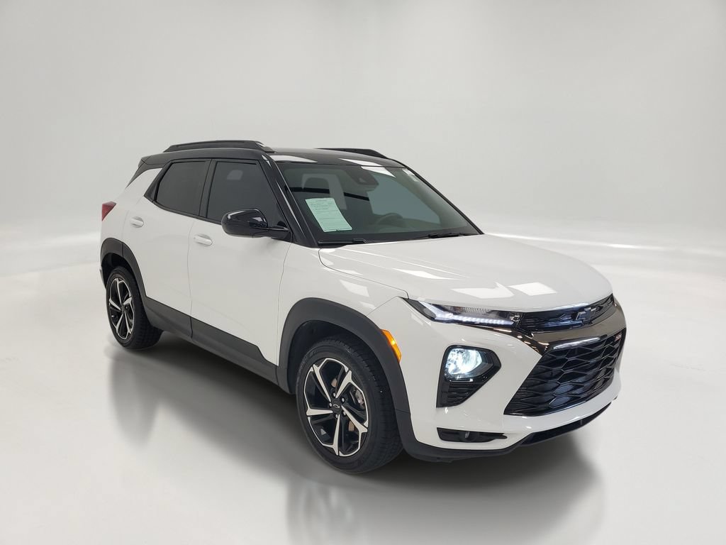 Used 2023 Chevrolet TrailBlazer RS w/ Technology Package AWD/4WD image 3