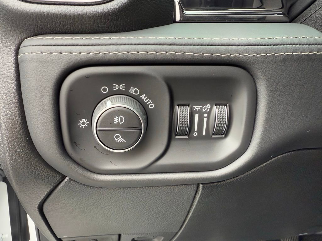 New 2026 RAM 3500 Limited image 18