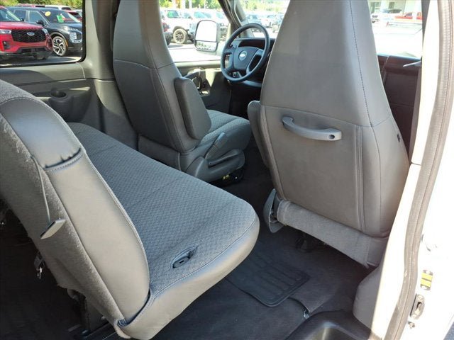 Used 2025 Chevrolet Express 3500 LT w/ LT Preferred Equipment Group RWD image 12