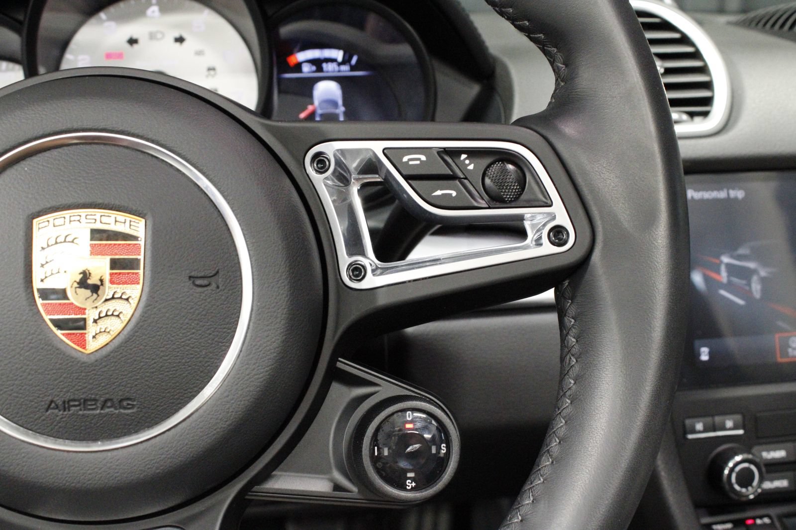 Certified 2024 Porsche 718 Boxster RWD image 24