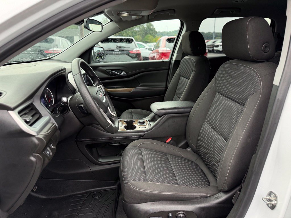 Used 2022 GMC Acadia SLE w/ Driver Convenience Package FWD image 10