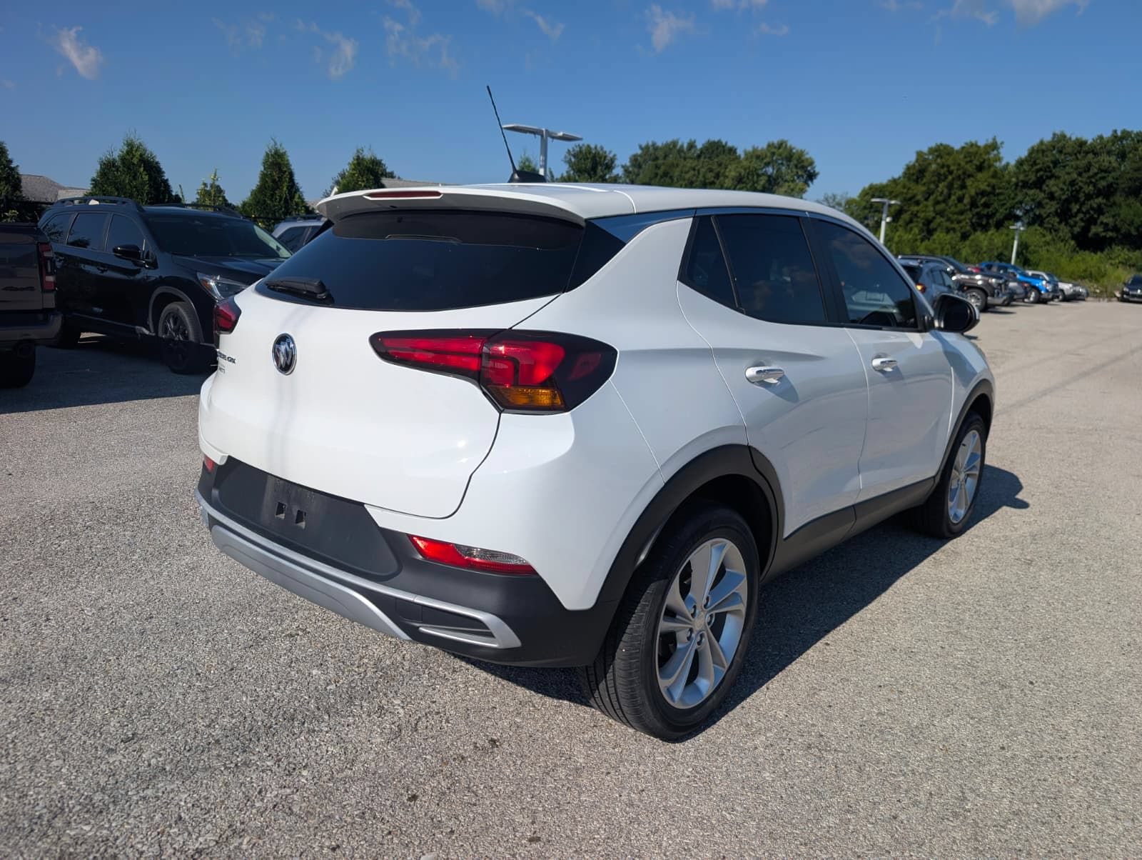 Used 2022 Buick Encore GX Preferred w/ Cold Weather Comfort Package AWD/4WD image 20