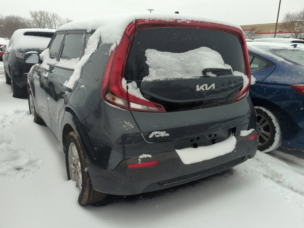 Used 2022 Kia Soul LX w/ Technology Package image 4