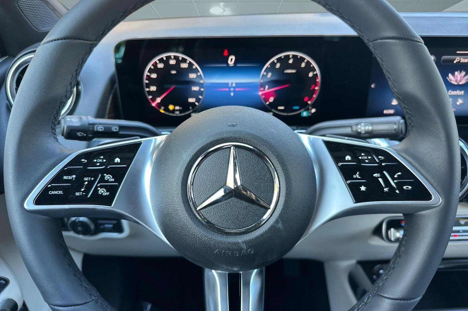 New 2026 Mercedes-Benz GLB 250 image 16