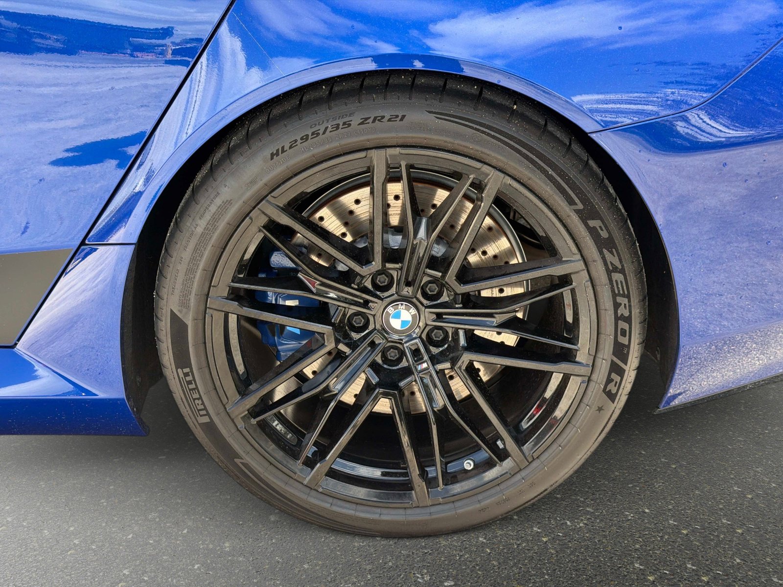 Used 2025 BMW M5 image 14