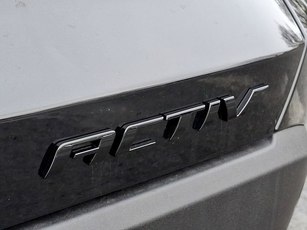 New 2026 Chevrolet Equinox ACTIV w/ LPO, Floor Liner Package image 18