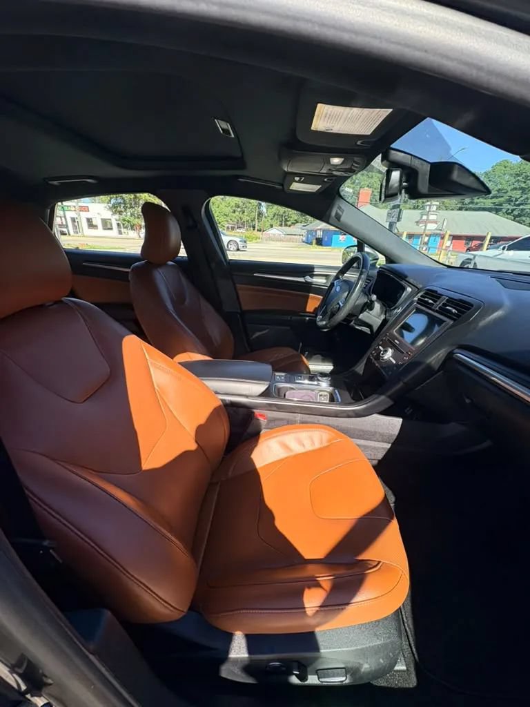 Used 2019 Ford Fusion Titanium FWD image 15
