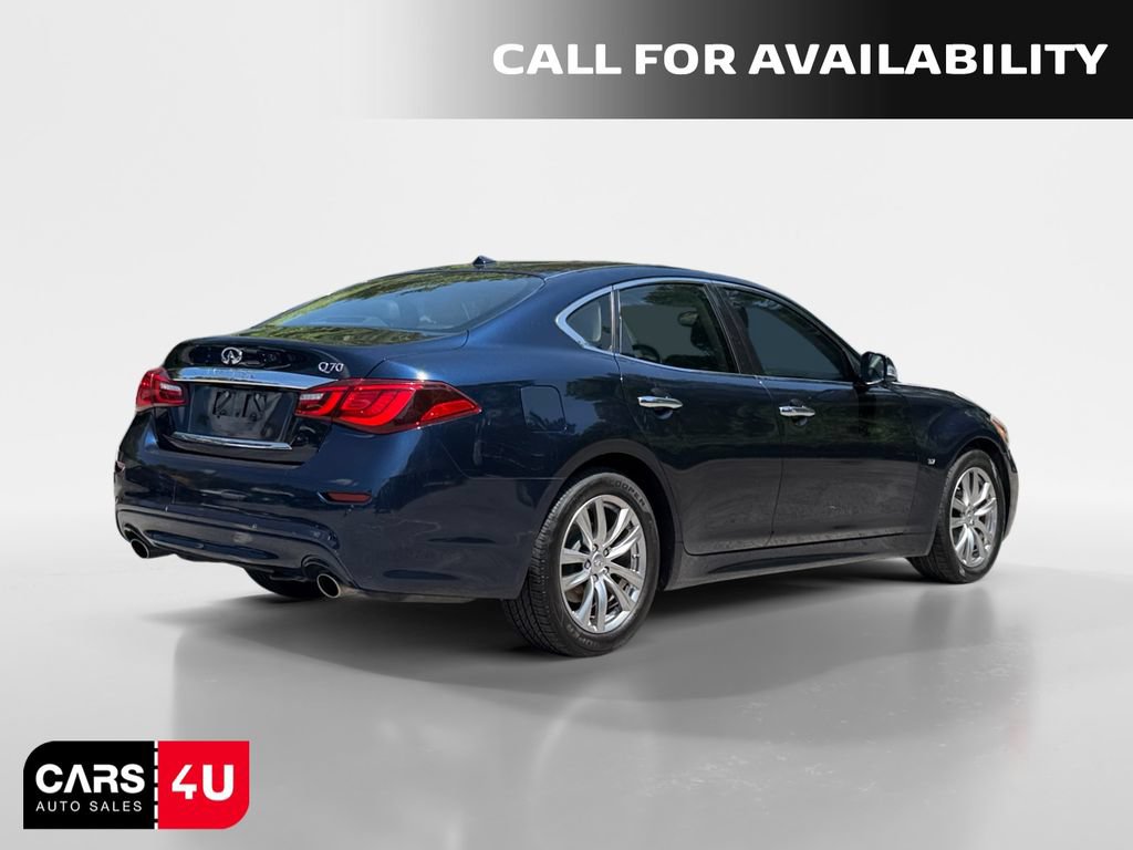 Used 2017 INFINITI Q70 3.7 RWD image 4