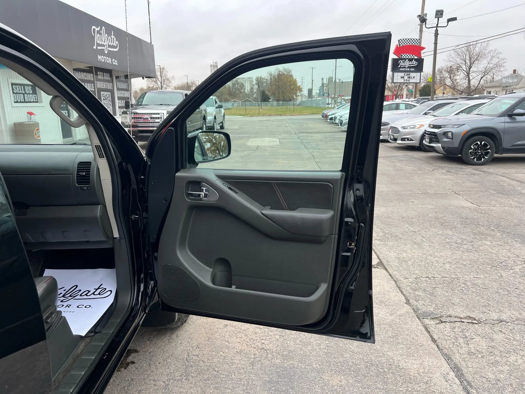 Used 2012 Nissan Frontier PRO-4X w/ Pro-4x Luxury Pkg image 13