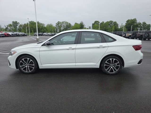Used 2024 Volkswagen Jetta Sport FWD image 12