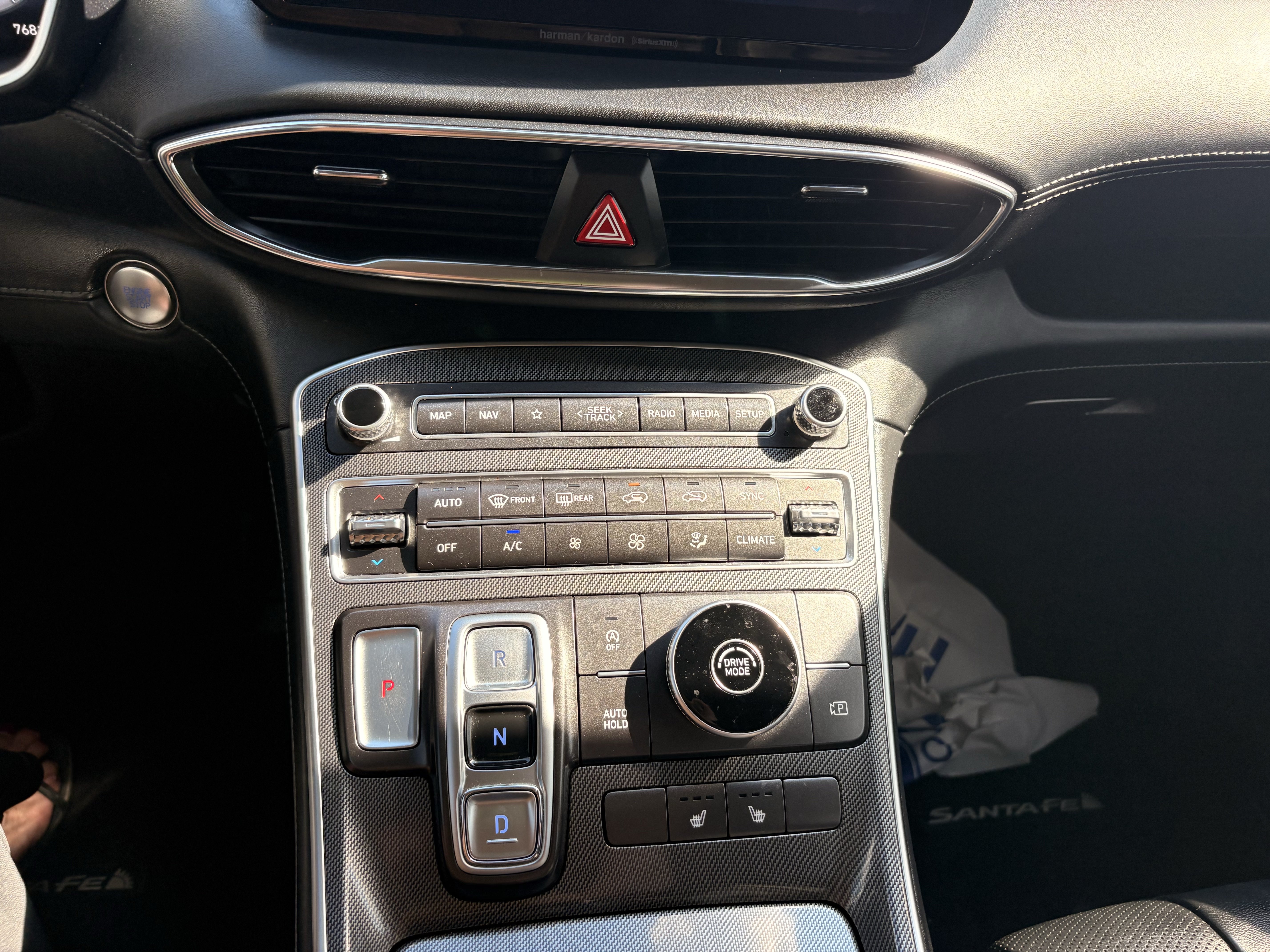 Used 2022 Hyundai Santa Fe SEL w/ Convenience + Premium Package FWD image 17