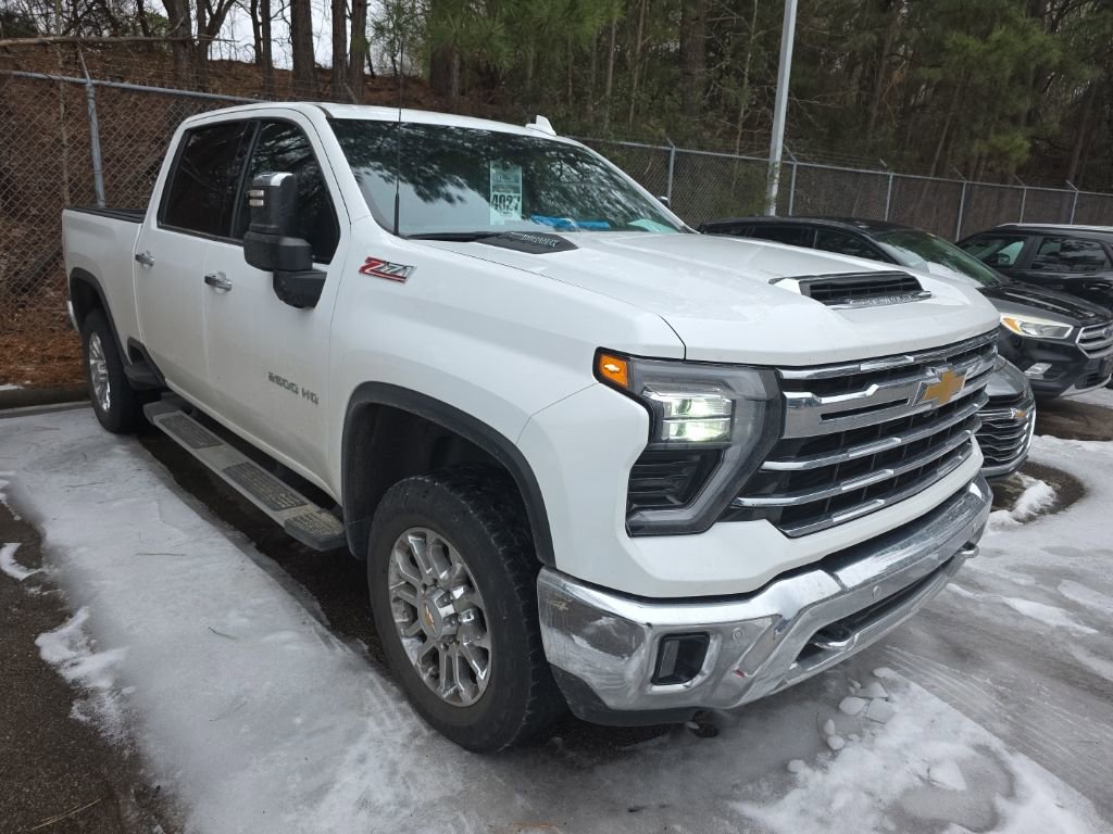 Used 2024 Chevrolet Silverado 2500 LTZ w/ LTZ Premium Package image 2